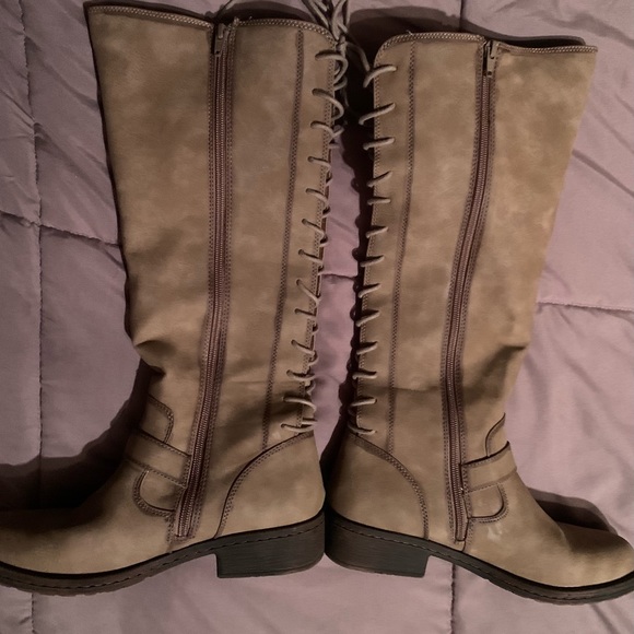 Sofft Euro soft taupe lace up fall boots with buckle - Picture 6 of 7